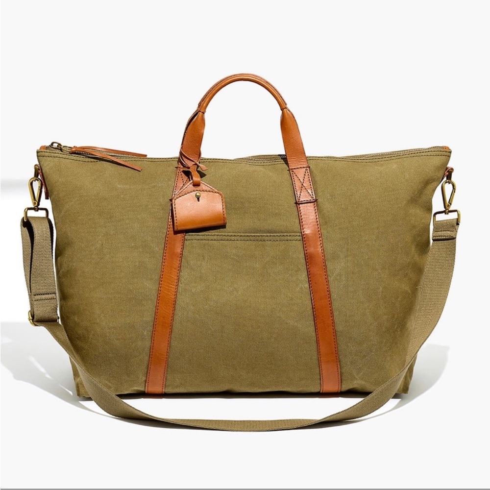 Madewell The Essential Overnight Duffle Bag in Green Canvas